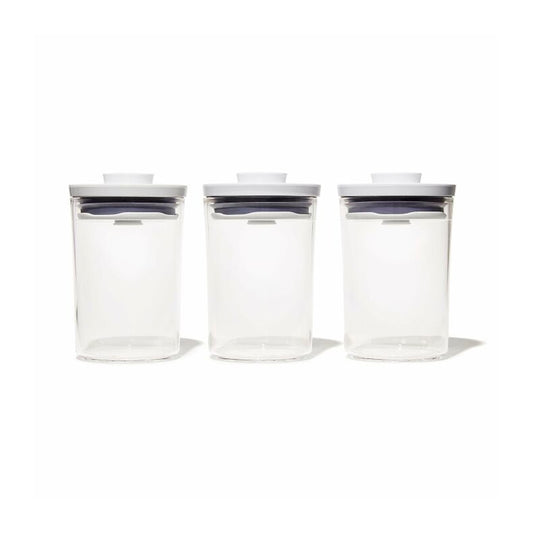 OXO Good Grips - Mini recipientes redondos POP de 3 piezas | Incluye tres recipientes herméticos de almacenamiento de alimentos de 0.6 cuartos de galón | Ideal para té, cubos de azúcar | Sin BPA |